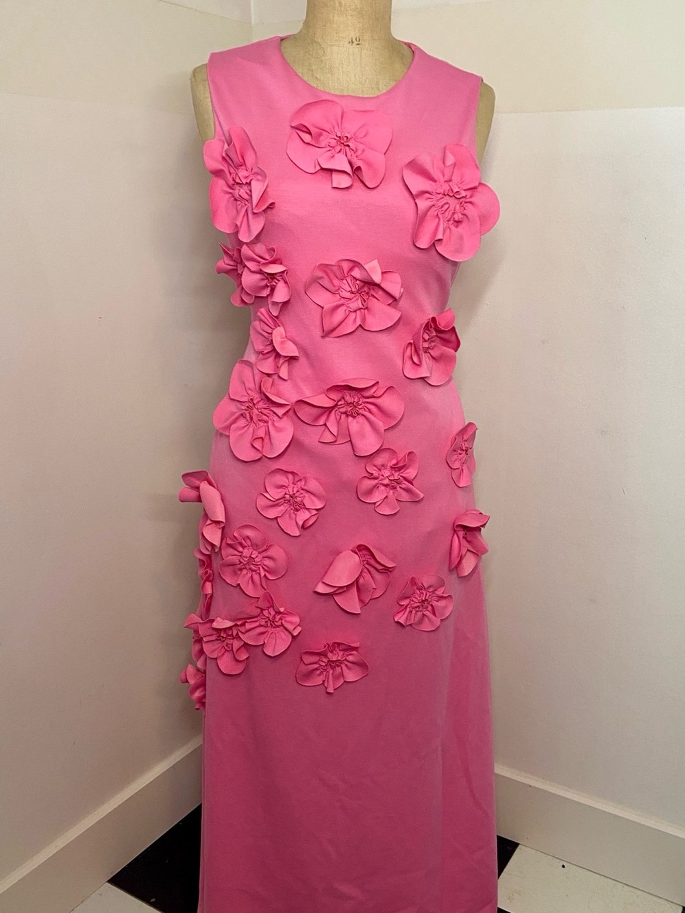 Boutique 3D Floral Appliqué Maxi Dress | Barbie Pink | Pockets | Tie Back | Medi - Picture 1 of 7